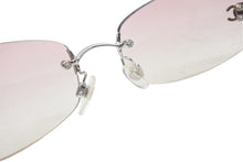 Load image into Gallery viewer, CHANEL シャネル リムレス サングラス アイウェア 4002 サイズ54□19 130 ココマーク レッド ブルー 美品 中古 4b012420
