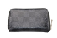 Load image into Gallery viewer, LOUIS VUITTON ルイヴィトン ジッピーコインパース ダミエグラフィット N63076 フランス製 PVC ブラック シルバー 美品 中古 4b011565