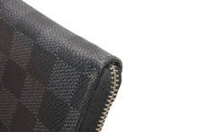 Load image into Gallery viewer, LOUIS VUITTON ルイヴィトン ジッピーコインパース ダミエグラフィット N63076 フランス製 PVC ブラック シルバー 美品 中古 4b011565