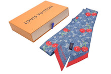 Load image into Gallery viewer, 新品未使用 LOUISVUITTON ルイヴィトン LV×TM バンドーBB スカーフ 2025SS M96390 モノグラムデニムチェリー シルク ブルー レッド 中古 4b012053
