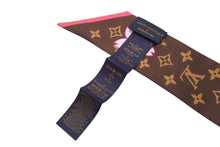 Load image into Gallery viewer, 極美品 LOUIS VUITTON ルイヴィトン 村上隆 バンドーBB スカーフ チェリーブロッサム モノグラム M96084 シルク ブラウン 中古 4b012046