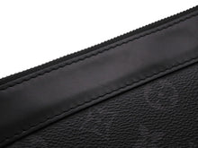 Load image into Gallery viewer, 極美品 LOUIS VUITTON ルイヴィトン モノグラムエクリプス ポシェット ディスカバリー クラッチバッグ M62291 ブラック PVC レザー シルバー金具 中古 4b012473