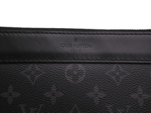 Load image into Gallery viewer, 極美品 LOUIS VUITTON ルイヴィトン モノグラムエクリプス ポシェット ディスカバリー クラッチバッグ M62291 ブラック PVC レザー シルバー金具 中古 4b012473