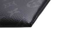 Load image into Gallery viewer, 極美品 LOUIS VUITTON ルイヴィトン モノグラムエクリプス ポシェット ディスカバリー クラッチバッグ M62291 ブラック PVC レザー シルバー金具 中古 4b012473