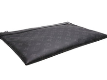 Load image into Gallery viewer, 極美品 LOUIS VUITTON ルイヴィトン モノグラムエクリプス ポシェット ディスカバリー クラッチバッグ M62291 ブラック PVC レザー シルバー金具 中古 4b012473