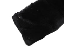 Load image into Gallery viewer, 極美品 CHANEL シャネル デカココマーク ラパンネックウォーマー マフラー ラパン ブラック ホワイト 中古 4b012541