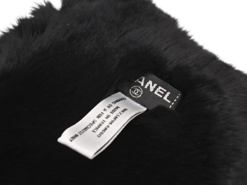 Very good condition CHANEL Chanel Dekacoco Mark Lapin Neck Warmer Muffler Lapin Black White Used 4b012541