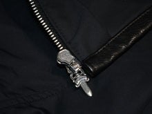 Load image into Gallery viewer, 新品未使用 CHROME HEARTS クロムハーツ レザー ジップアップ シャツ サイズL クロスパッチ ポリエステル シルバー925 ブラック 中古 4b012992