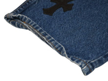 Load image into Gallery viewer, 極美品 CHROME HEARTS クロムハーツ LEVI'S 517 リーバイス 517 セメタリークロスパッチデニム ジーンズ サイズ36 20パッチ 中古 4b013000