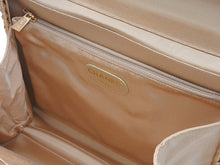 Load image into Gallery viewer, 新品同様 CHANEL シャネル マトラッセ 30cm Sフラップ Wチェーンショルダーバッグ 6番台 籠 カゴ 中古 4b013002