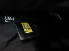 Load image into Gallery viewer, 新品同様 CHANEL シャネル メッセンジャーバッグ ショルダーバッグ ハラコ スポーツライン 10番台 ブラック 中古 4b013005