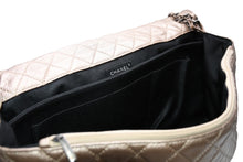 Load image into Gallery viewer, 新品同様 CHANEL シャネル ジャンボ マトラッセ XXL ショルダーバッグ ブロンズ チェーンショルダー デカマト 中古 4b012810