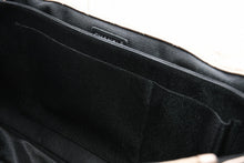 Load image into Gallery viewer, 新品同様 CHANEL シャネル ジャンボ マトラッセ XXL ショルダーバッグ ブロンズ チェーンショルダー デカマト 中古 4b012810