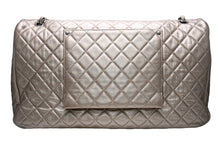 Load image into Gallery viewer, 新品同様 CHANEL シャネル ジャンボ マトラッセ XXL ショルダーバッグ ブロンズ チェーンショルダー デカマト 中古 4b012810