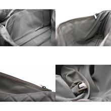Load image into Gallery viewer, 新品同様 CHANEL シャネル ジャンボ マトラッセ XXL ショルダーバッグ カーキ チェーンショルダー デカマト 中古 4b012809