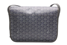 Load image into Gallery viewer, GOYARD ゴヤール ベルヴェデーレMM ショルダーバッグ グレー PVC レザー シルバー金具 ヘリンボーン柄 美品 中古 4b013001