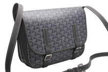 Load image into Gallery viewer, GOYARD ゴヤール ベルヴェデーレMM ショルダーバッグ グレー PVC レザー シルバー金具 ヘリンボーン柄 美品 中古 4b013001