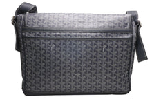 Load image into Gallery viewer, 極美品 GOYARD ゴヤール ショルダーバッグ グランブルーGM ヘリンボーン柄 PVC レザー グレーシルバー金具 中古 4b012954
