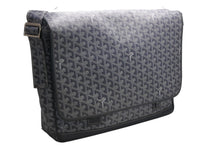 Load image into Gallery viewer, 極美品 GOYARD ゴヤール ショルダーバッグ グランブルーGM ヘリンボーン柄 PVC レザー グレーシルバー金具 中古 4b012954