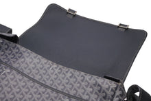 Load image into Gallery viewer, 極美品 GOYARD ゴヤール ショルダーバッグ グランブルーGM ヘリンボーン柄 PVC レザー グレーシルバー金具 中古 4b012954