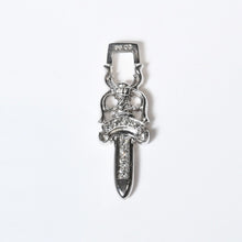 Load image into Gallery viewer, 新品未使用 CHROME HEARTS クロムハーツ #10 DAGGER PD #10 ダガーペンダント 重量約17.61g 18KWG パヴェダイヤ 中古 4b013595