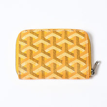 Load image into Gallery viewer, 極美品 GOYARD ゴヤール マティニョンPM カードケース コインケース ゴヤールディンキャンバス レザー イエロー シルバー金具 中古 4b013518