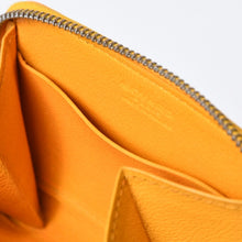 Load image into Gallery viewer, 極美品 GOYARD ゴヤール マティニョンPM カードケース コインケース ゴヤールディンキャンバス レザー イエロー シルバー金具 中古 4b013518