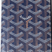 Load image into Gallery viewer, 極美品 GOYARD ゴヤール ヘリンボーン グルネル パスポートケース ダークネイビー PVC レザー 中古 4b013517