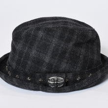 Load image into Gallery viewer, Chrome Hearts クロムハーツ ウール フェドラハット FEDORA クロスモチーフ チェック柄 グレー サイズM 美品 中古 4b013109