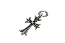 Load image into Gallery viewer, 極美品 CHROME HEARTS クロムハーツ CH TINY CROSS タイニークロス チャーム ネックレス シルバー925 3.5g 中古 4b013261