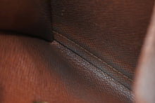 Load image into Gallery viewer, 極美品 LOUIS VUITTON ルイヴィトン ポルトフォイユマルコ M61666 二つ折り財布 村上隆 モノグラムパンダ 中古 4b013175