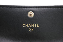 Load image into Gallery viewer, 新品未使用 CHANEL シャネル マトラッセ ココマーク コインケース ミニ財布 31番台 ベロア ブラック ゴールド金具 中古 4b013284