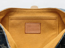 Load image into Gallery viewer, LOUIS VUITTON ルイヴィトン ミニプリーティ ワンショルダーバッグ M95050 モノグラム デニム インディゴブルー 美品 中古 4b013368