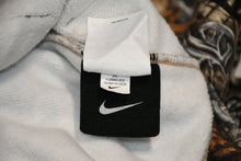 Load image into Gallery viewer, 新品未使用 CHROME HEARTS クロムハーツ × NIKE ナイキ × NOCTA ノクタ プルオーバーフーディー サイズXL DRAKE リアルツリー柄 中古 4b013276