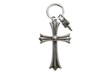 Load image into Gallery viewer, 極美品 CHROME HEARTS クロムハーツ CH CRS LG &amp; No5 DGGR ラージクロス ダガー キーリング 重量約53.3g 中古 4b013342