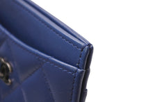 Load image into Gallery viewer, 新品同様 CHANEL シャネル ラムスキン タイムクラシック マトラッセ カードケース 21番台ゴールド金具 ネイビー 中古 4b013297