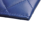 Load image into Gallery viewer, 新品同様 CHANEL シャネル ラムスキン タイムクラシック マトラッセ カードケース 21番台ゴールド金具 ネイビー 中古 4b013297