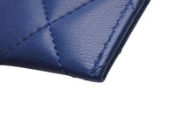 Load image into Gallery viewer, 新品同様 CHANEL シャネル ラムスキン タイムクラシック マトラッセ カードケース 21番台ゴールド金具 ネイビー 中古 4b013297
