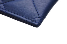 Load image into Gallery viewer, 新品同様 CHANEL シャネル ラムスキン タイムクラシック マトラッセ カードケース 21番台ゴールド金具 ネイビー 中古 4b013297
