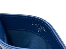 Load image into Gallery viewer, 新品同様 CHANEL シャネル ラムスキン タイムクラシック マトラッセ カードケース 21番台ゴールド金具 ネイビー 中古 4b013297