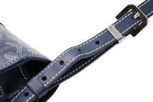 Load image into Gallery viewer, GOYARD ゴヤール ベルヴェデーレPM ショルダーバッグ ネイビー PVC コーティングキャンバス レザー 美品 中古 4b013290