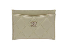 Load image into Gallery viewer, 新品同様 CHANEL シャネル ラムスキン タイムクラシック マトラッセ カードケース ランダム ゴールド金具 ゴールド 中古 4b013288