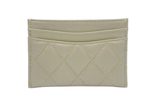 Load image into Gallery viewer, 新品同様 CHANEL シャネル ラムスキン タイムクラシック マトラッセ カードケース ランダム ゴールド金具 ゴールド 中古 4b013288