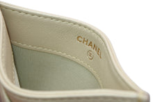Load image into Gallery viewer, 新品同様 CHANEL シャネル ラムスキン タイムクラシック マトラッセ カードケース ランダム ゴールド金具 ゴールド 中古 4b013288