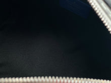 Load image into Gallery viewer, 新品同様 LOUIS VUITTON ルイヴィトン × KID SUPER キーポル バンドリエール25 2WAYバッグ M46701 モノグラム LV ポートレート 中古 4b013167