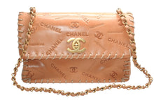 Load image into Gallery viewer, 極美品 CHANEL シャネル ココマーク ベースボールステッチ エンボス マトラッセショルダーバッグ 2番台 ブラウン ゴールド金具 中古 4b013340