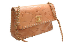 Load image into Gallery viewer, 極美品 CHANEL シャネル ココマーク ベースボールステッチ エンボス マトラッセショルダーバッグ 2番台 ブラウン ゴールド金具 中古 4b013340