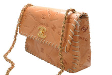 Load image into Gallery viewer, 極美品 CHANEL シャネル ココマーク ベースボールステッチ エンボス マトラッセショルダーバッグ 2番台 ブラウン ゴールド金具 中古 4b013340