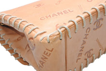 Load image into Gallery viewer, 極美品 CHANEL シャネル ココマーク ベースボールステッチ エンボス マトラッセショルダーバッグ 2番台 ブラウン ゴールド金具 中古 4b013340