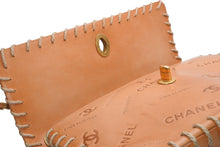 Load image into Gallery viewer, 極美品 CHANEL シャネル ココマーク ベースボールステッチ エンボス マトラッセショルダーバッグ 2番台 ブラウン ゴールド金具 中古 4b013340